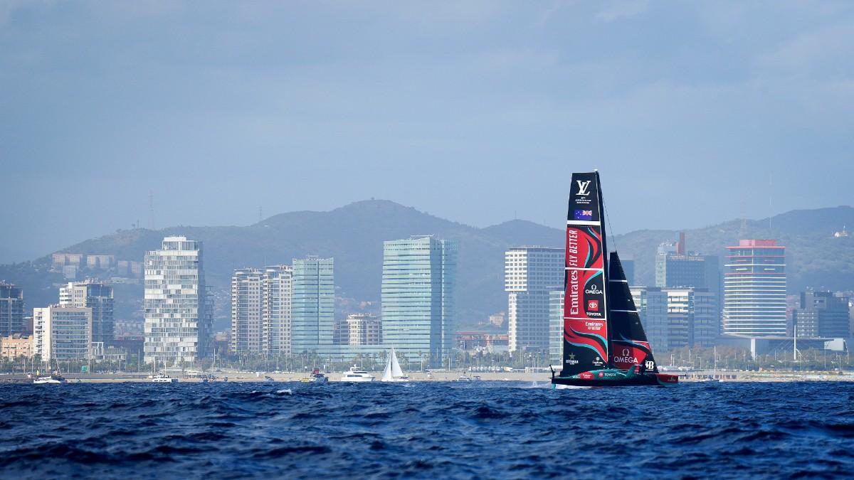 Team New Zealand, durante una regata en Barcelona