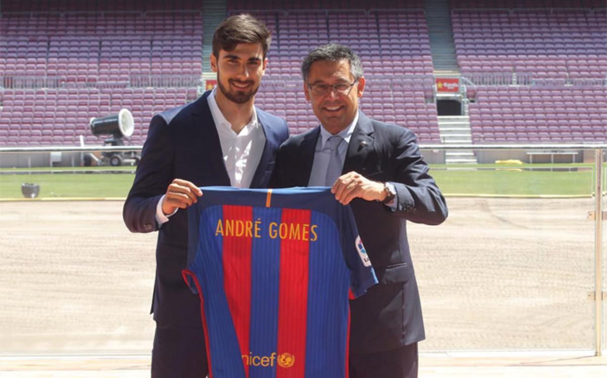 André Gomes, junto a Bartomeu