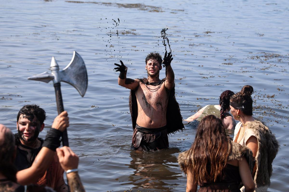 La fiesta vivida hoy en las Torres de Oeste (Catoira) con motivo del día grande de la Romería Vikinga 2025. La fiesta vivida hoy en las Torres de Oeste (Catoira) con motivo del día grande de la Romería Vikinga 2025.