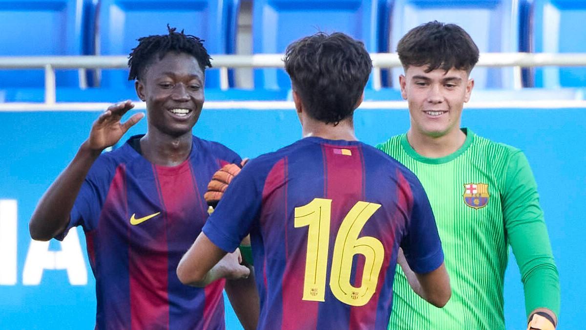 Hafiz celebrates a goal with Villar and Max Bonfill