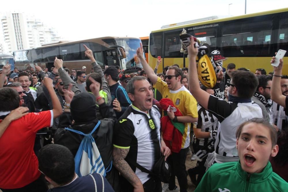 Así han vivido los aficionados del FC Cartagena el derbi