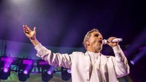 Miguel Bosé en uno de sus conciertos de la gira Importante Tour 2025-2026 en España.