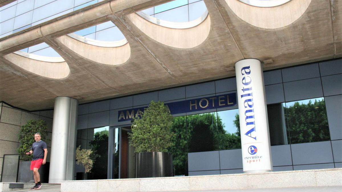 Uno de los hoteles que han reabierto tras ser renovado es el Amaltea, de Lorca. | PILAR WALS