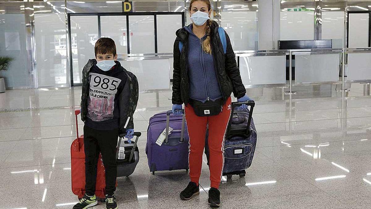 VerÃ³nica y su hijo FabiÃ¡n aterrizaron ayer en Son Sant Joan procedentes de Hamburgo.