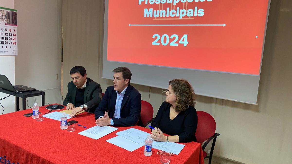 Nacho Reig, Roger Cerdà y Amor Amorós, durante un instante del acto.