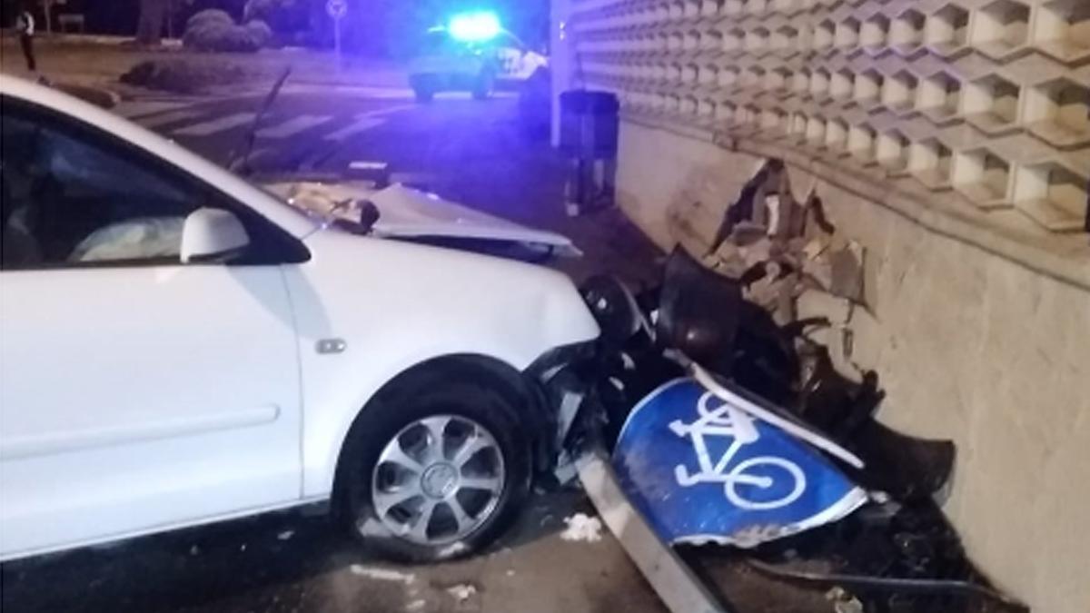 Accidente de tráfico de madrugada en Oleiros.