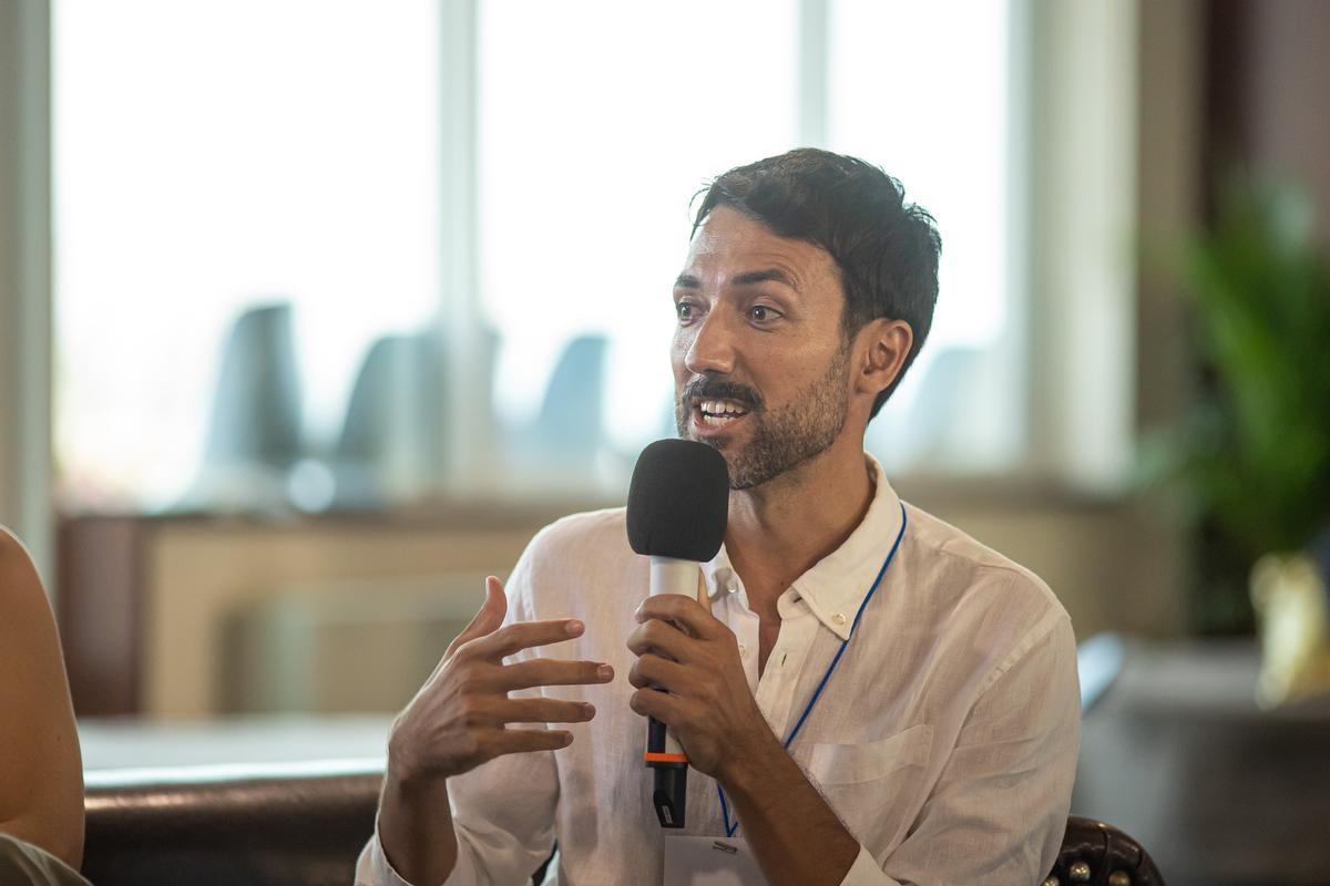 Aittor Sobradelo durante una charla.
