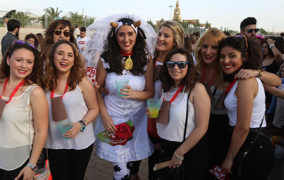 Fotogalería / El macrobotellón en El Arenal