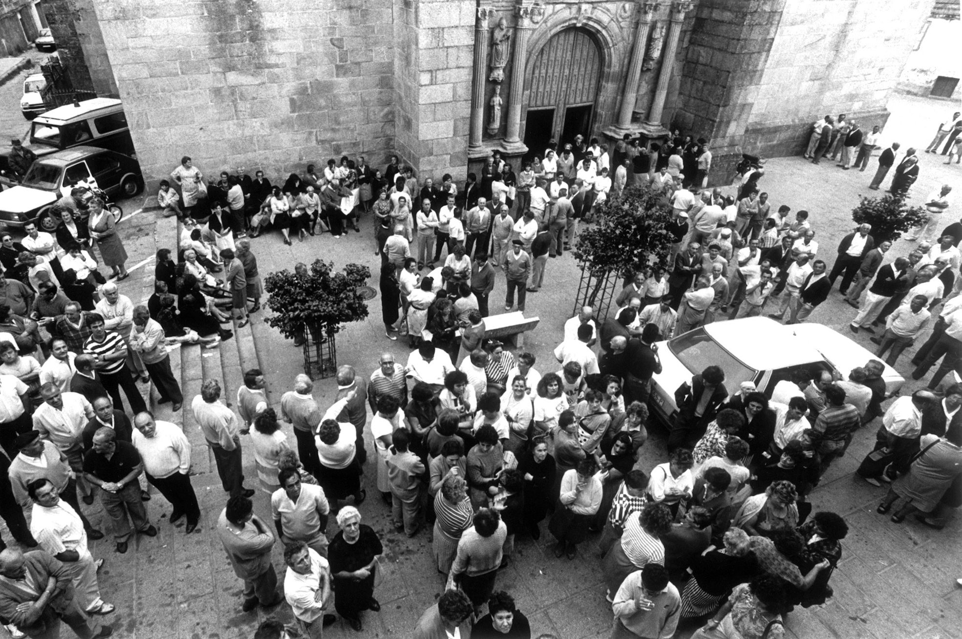 El conflicto de la contribución en Cangas: protestas y un alcalde asediado que no pudo volver a entrar en el Concello