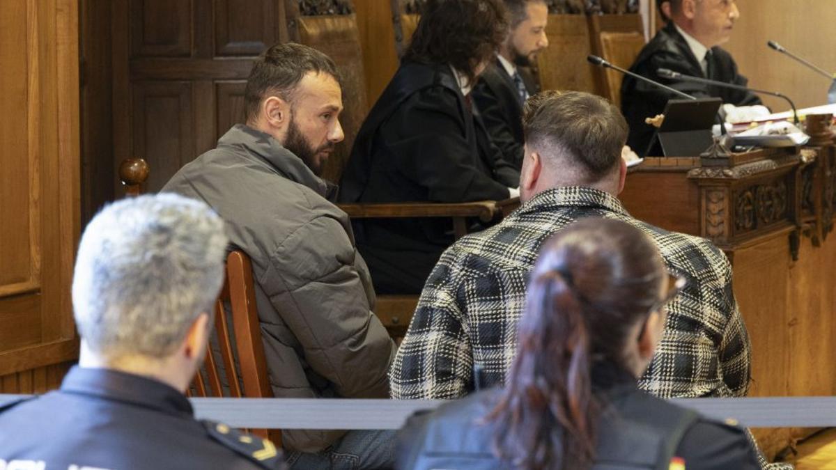 Florian Rama,  acusado de matar a Soufian Mraha, sentado este martes en el banquillo de la Audiencia Provincial.
