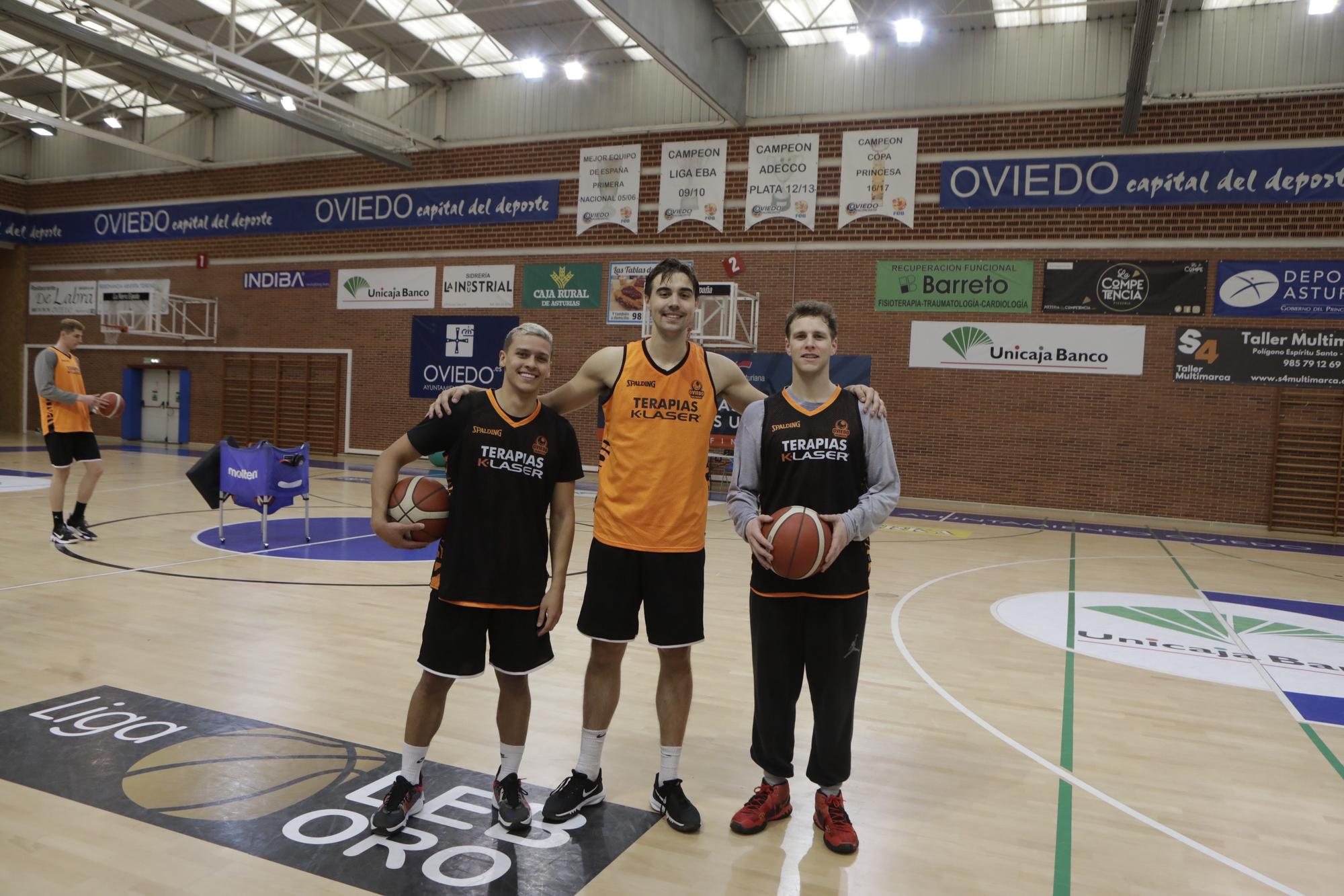 Entrenamiento del Oviedo Club Baloncesto en Pumarín