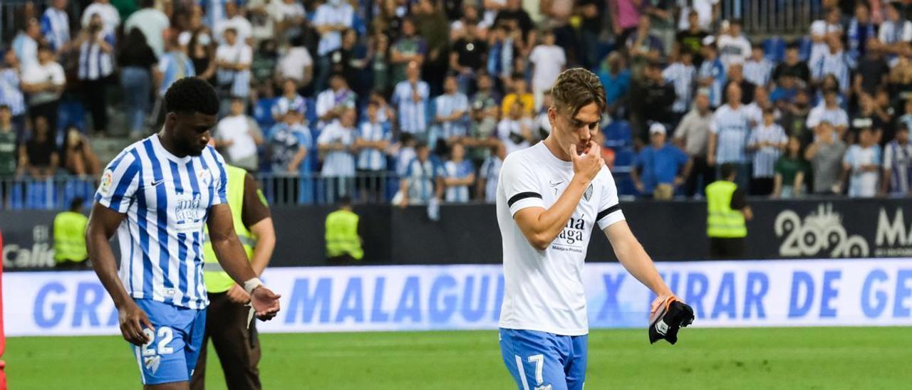 Bronca al Málaga CF tras su derrota ante el Burgos en La Rosaleda.