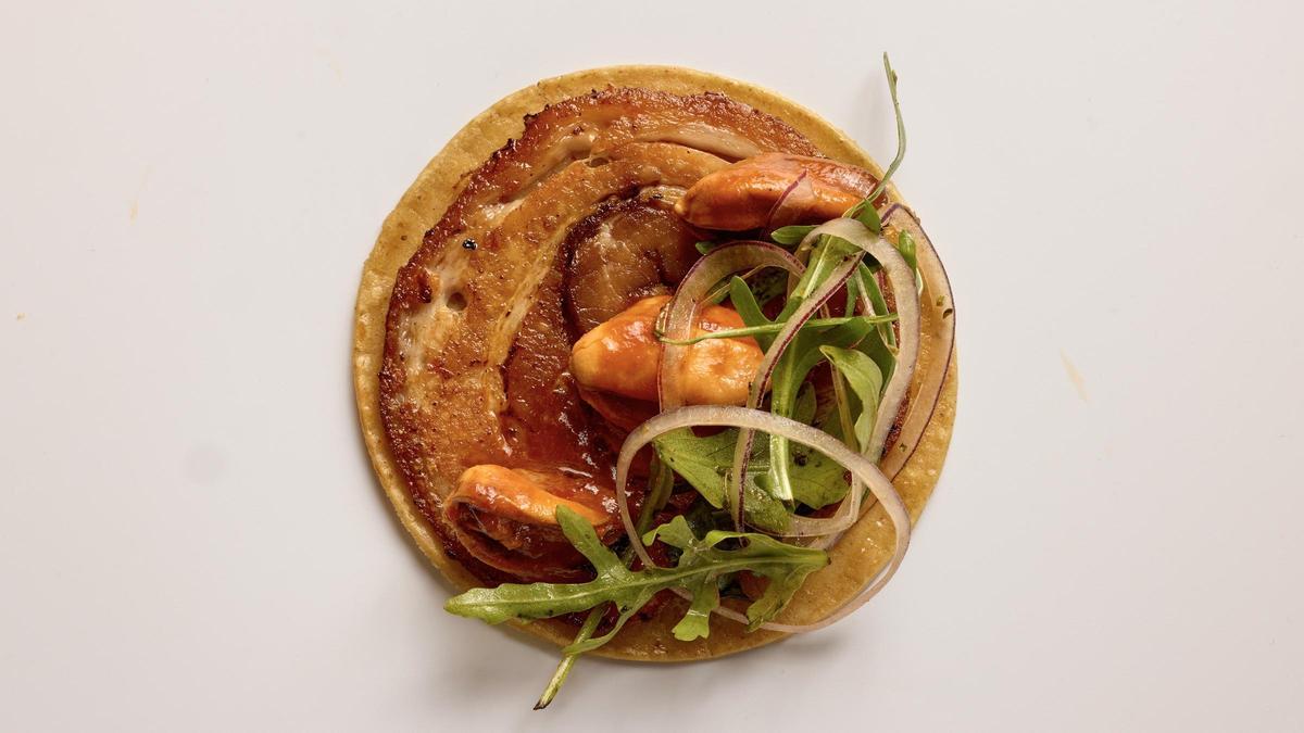 El taco de cochinita, mejillones y escabeche de café de Chiribitas.