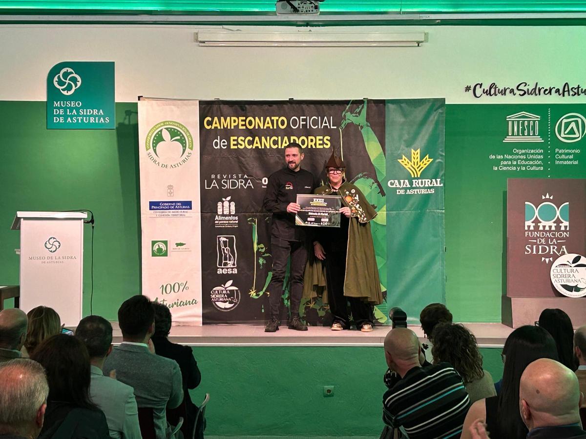 EN IMÁGENES: La 32.ª edición del Campeonato de Escanciadores de Asturias vuelve a coronar a Salvador Ondó