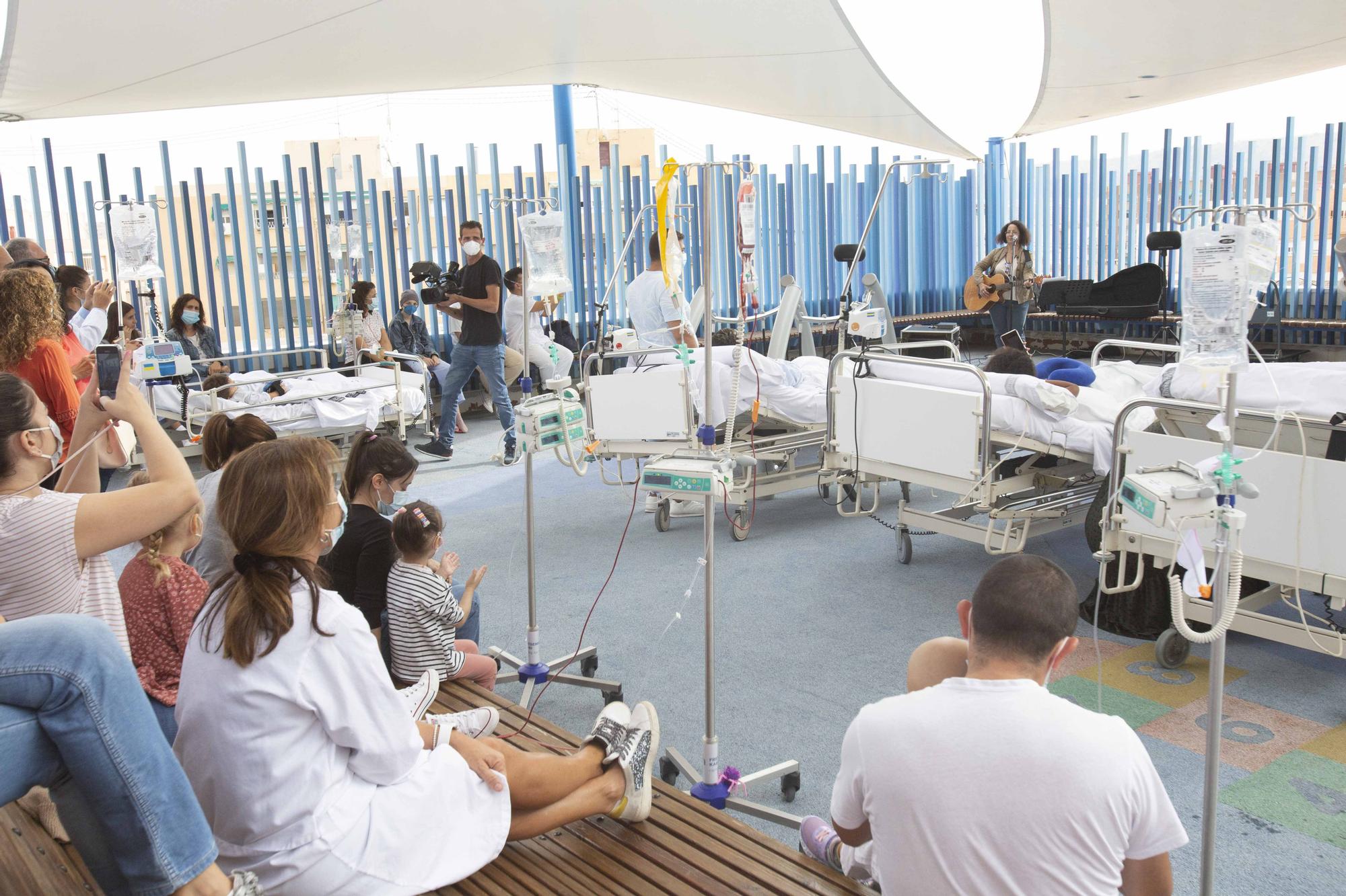 Música para iniciar el curso en el Aula Pediátrica del Hospital General de Alicante