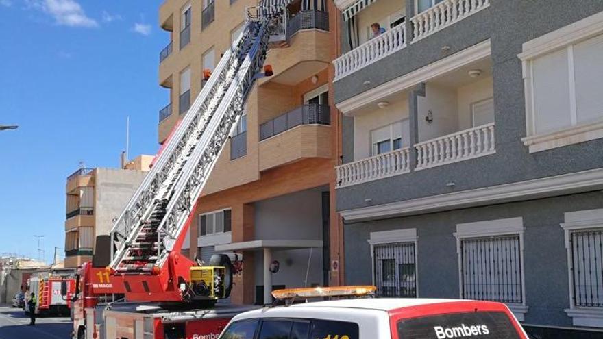 Un momento del rescate realizado por los Bomberos.