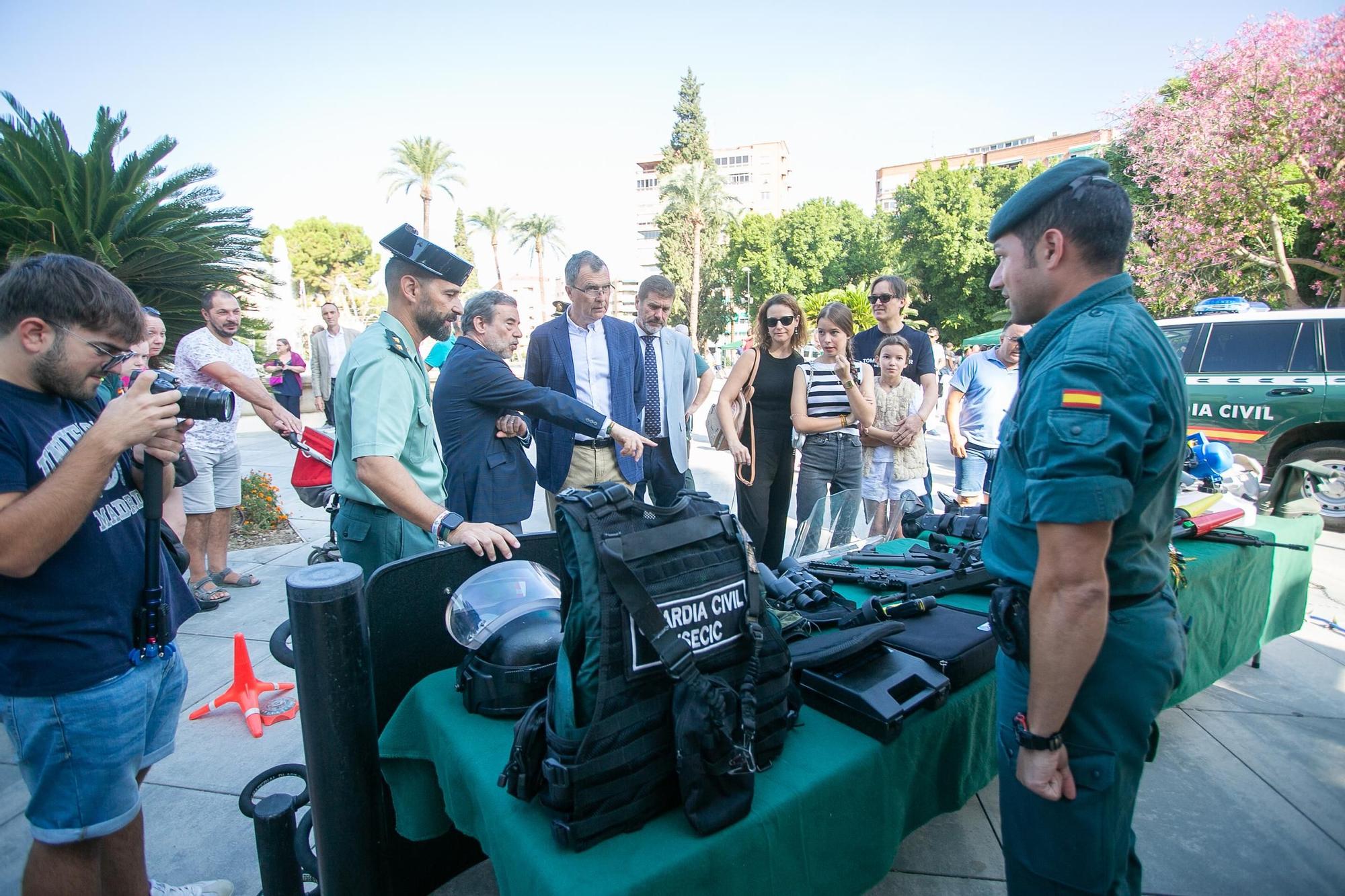 La Guardia Civil expone sus recursos humanos y técnicos por la festividad de su Patrona