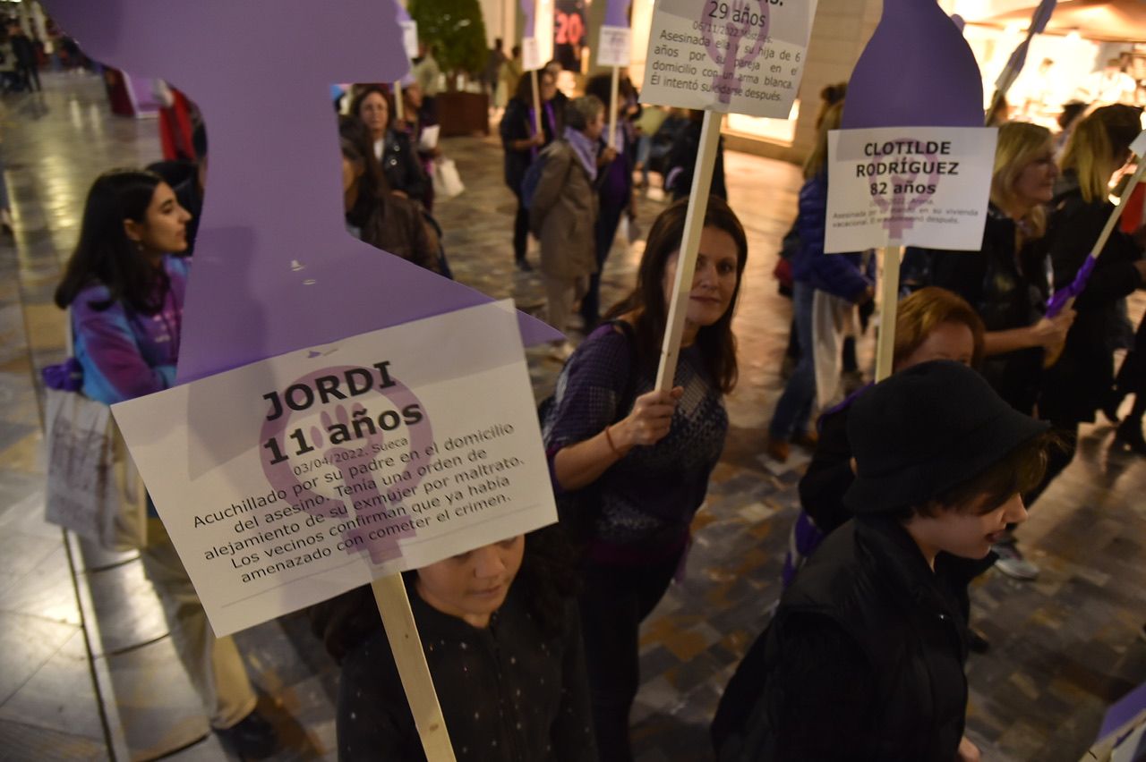 25N | Las imágenes de la manifestación en Cartagena