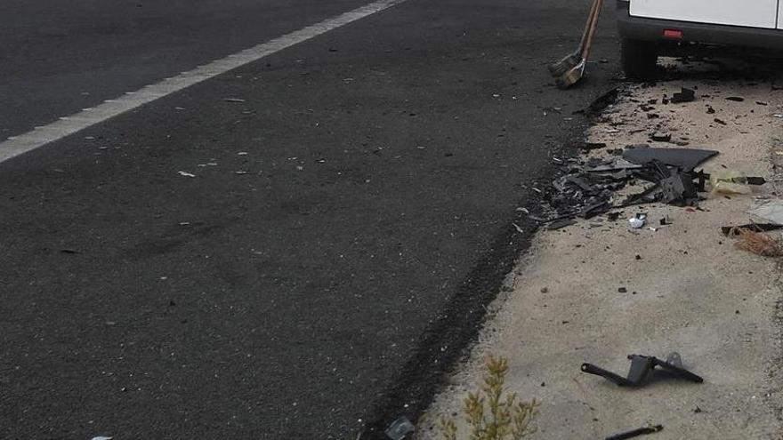 Dos fallecidos al ser arrollado su coche por un tren en Granada