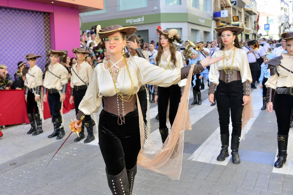 Un espectacular desfile infantil recorre las calles Un espectacular desfile infantil recorre las calles