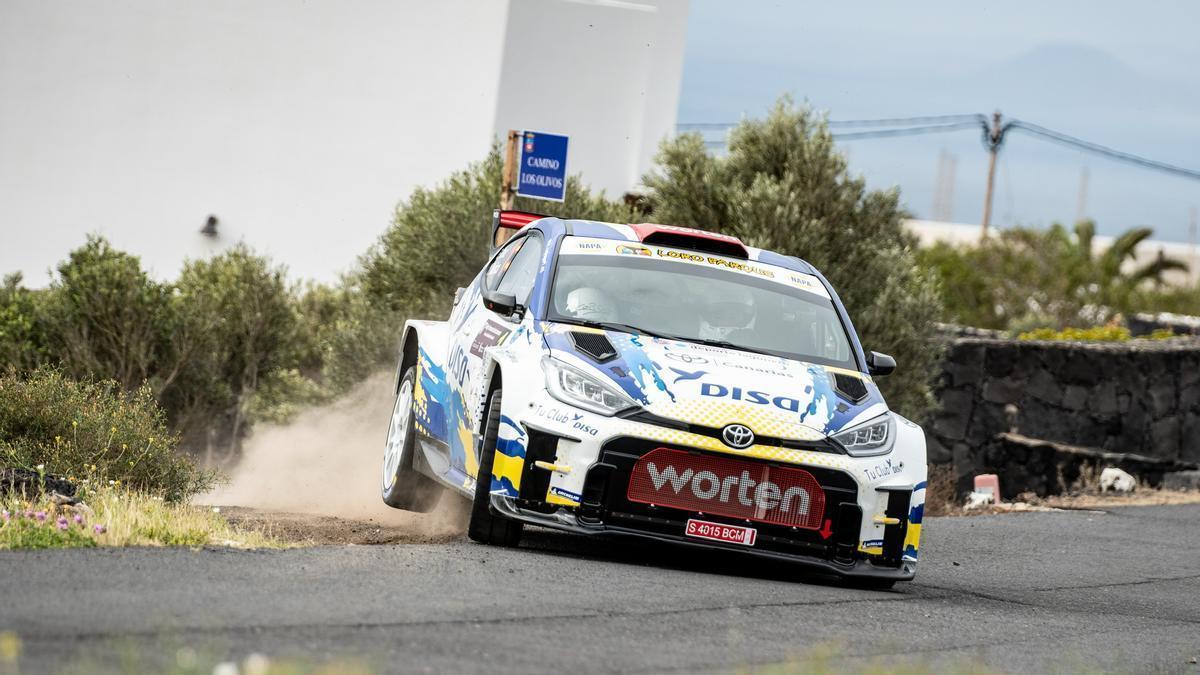 Enrique Cruz y Yeray Mujica en el Rally Isla de Lanzarote, primera prueba del mundialito canario.