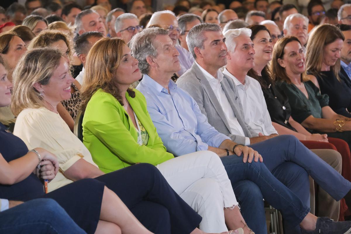 Alberto Núñez Feijóo y Manuel Domínguez presentan a Poli Suárez como candidato a la alcaldía de Las Palmas de Gran Canaria