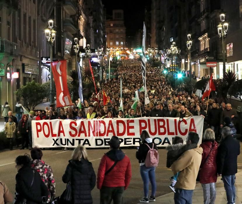 Miles de personas volvieron a echarse a las calles de Vigo por la sanidad pública