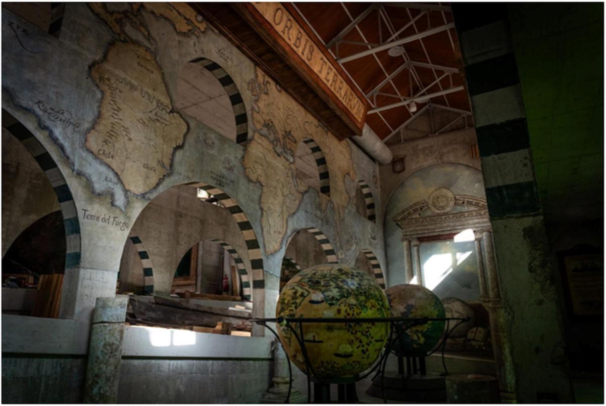 Sala dedicada al viaje de Juan Sebastián Elcano, en BIOPARC Fuengirola.