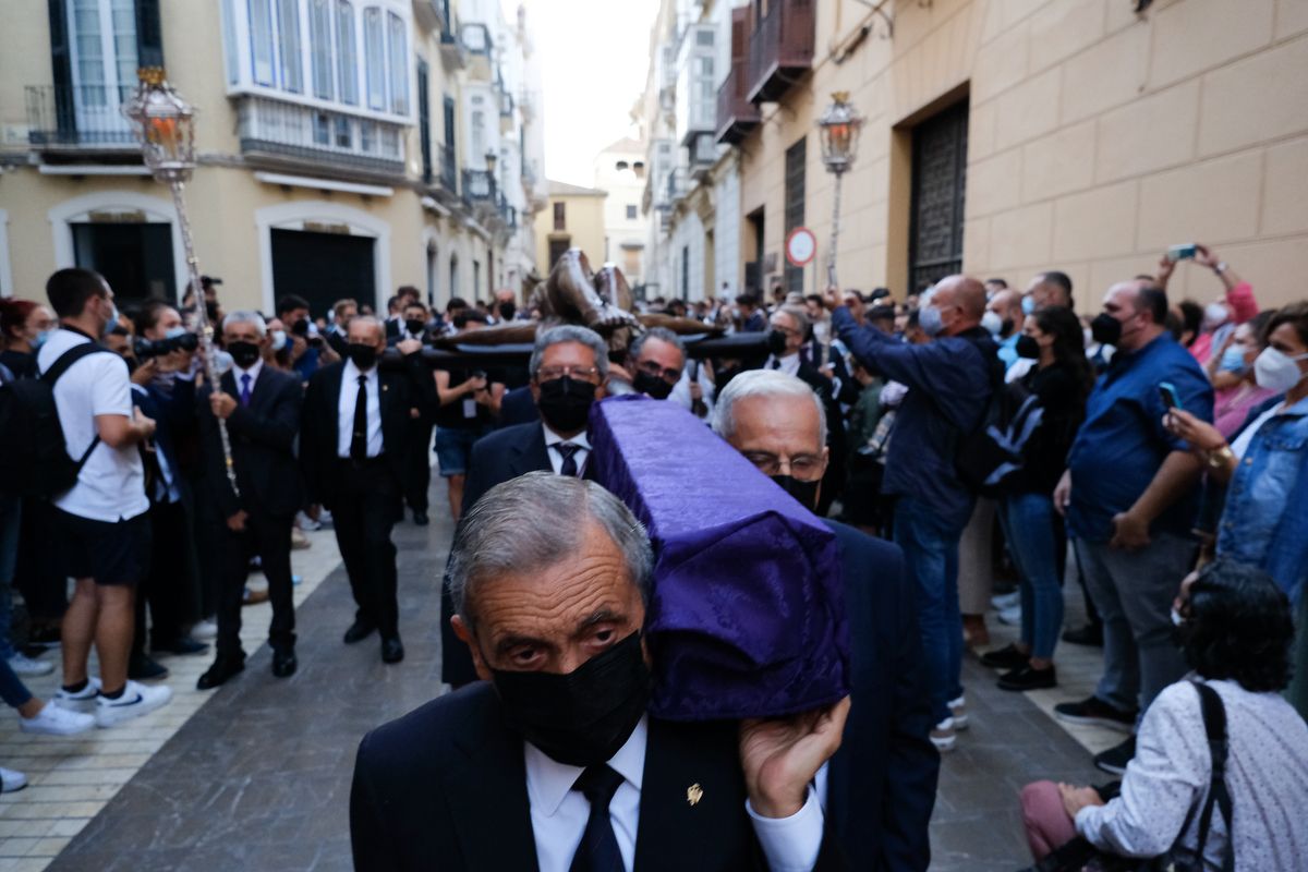 Madrugada de traslados para la veneración 'El Verbo Encarnado' en la Catedral