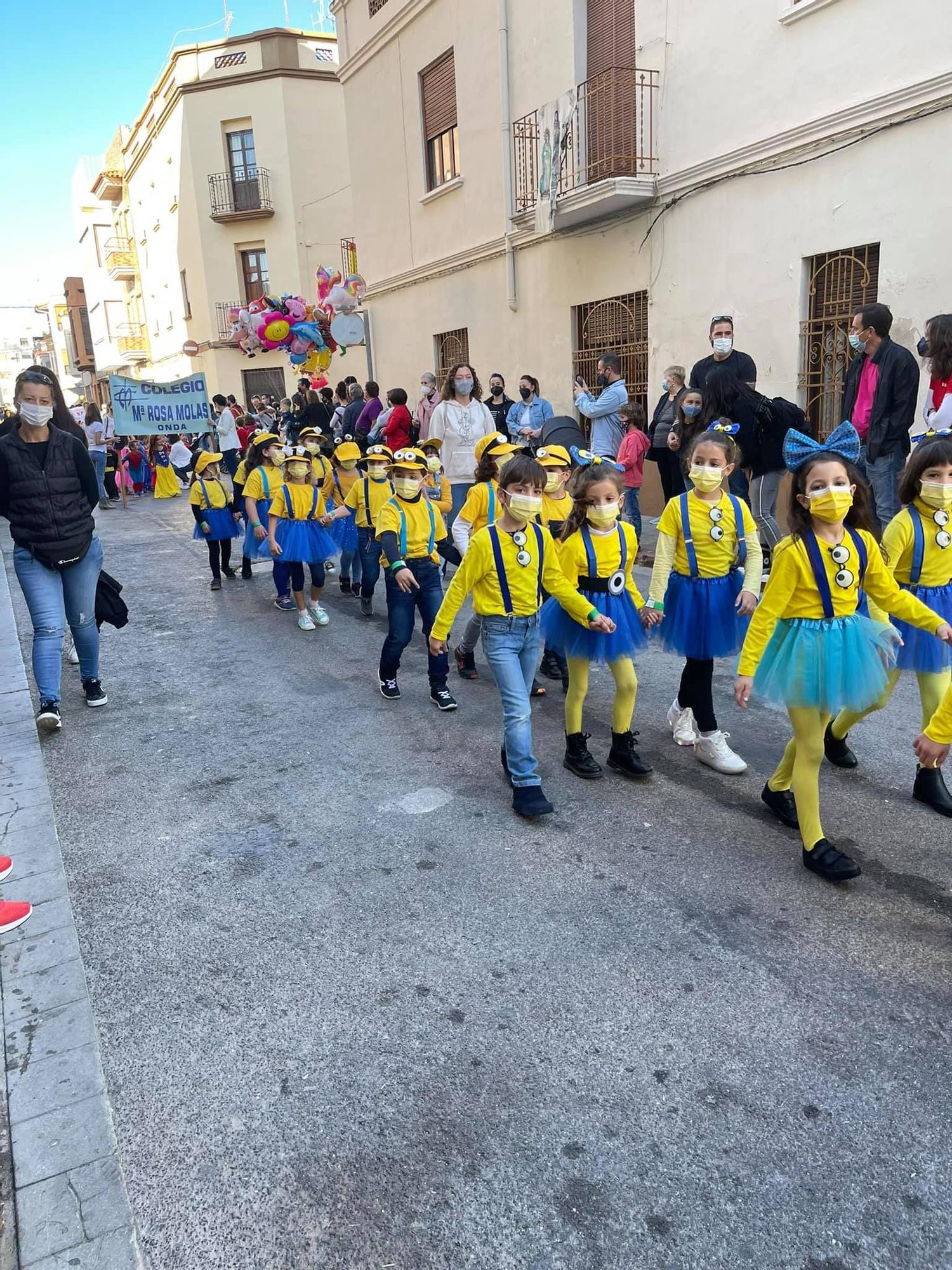 Lo mejor del pasacalle infantil, las paellas y la ofrenda a la Esperanza en el lunes de la Fira d'Onda