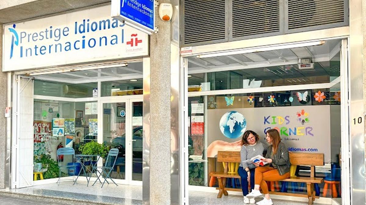 La seu de Prestige Idiomas Internacional al carrer Madrid de Roses.