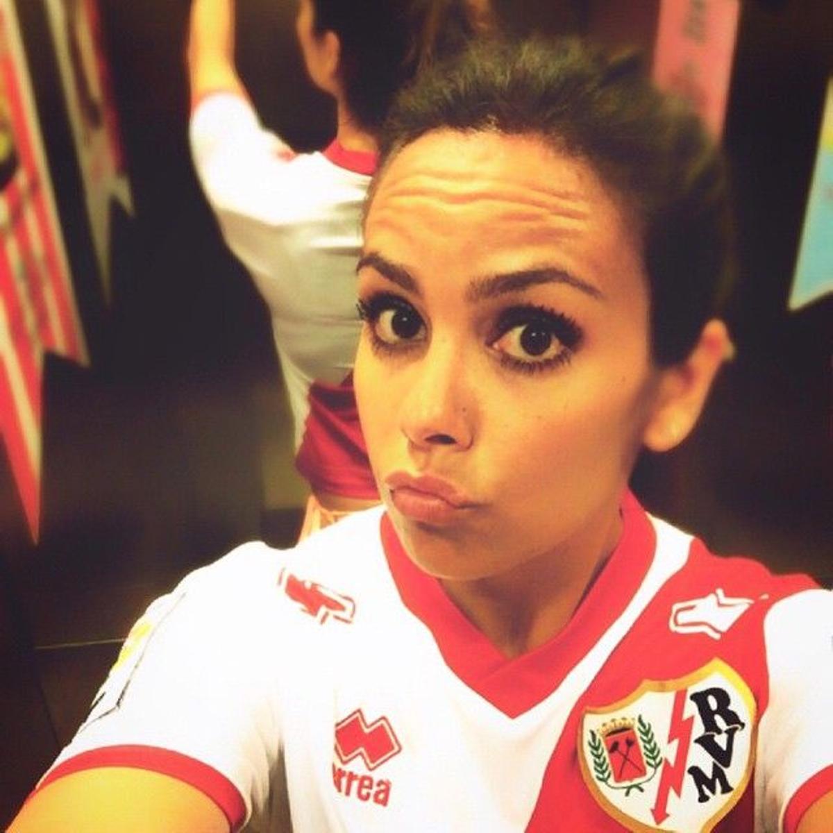 Cristina Pedroche con la camiseta del Rayo Vallecano