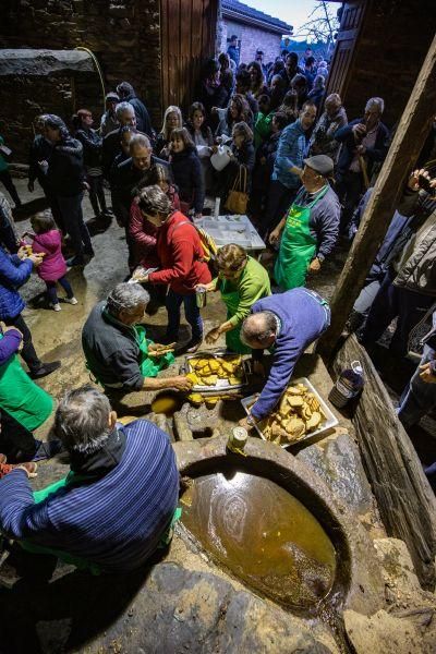 Elaboración de aceite en el molino de Latedo