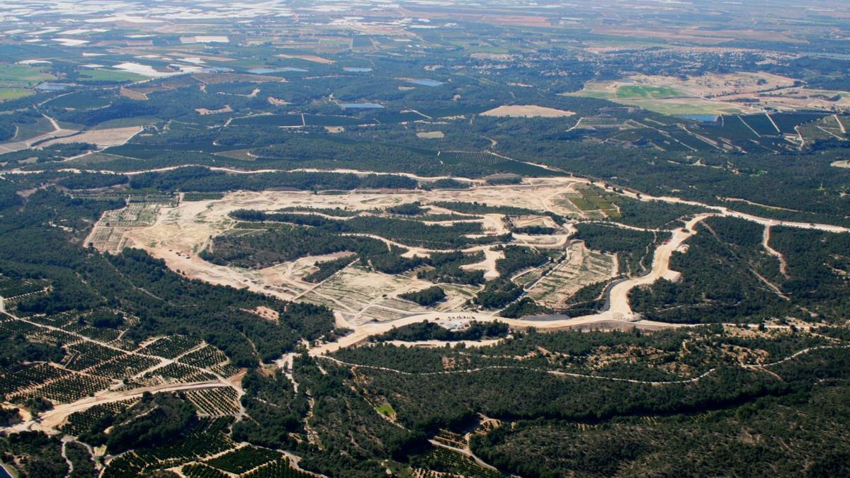 Vista aérea del PAU 21, con movimientos de tierras de las obras de urbanización (en 2007)