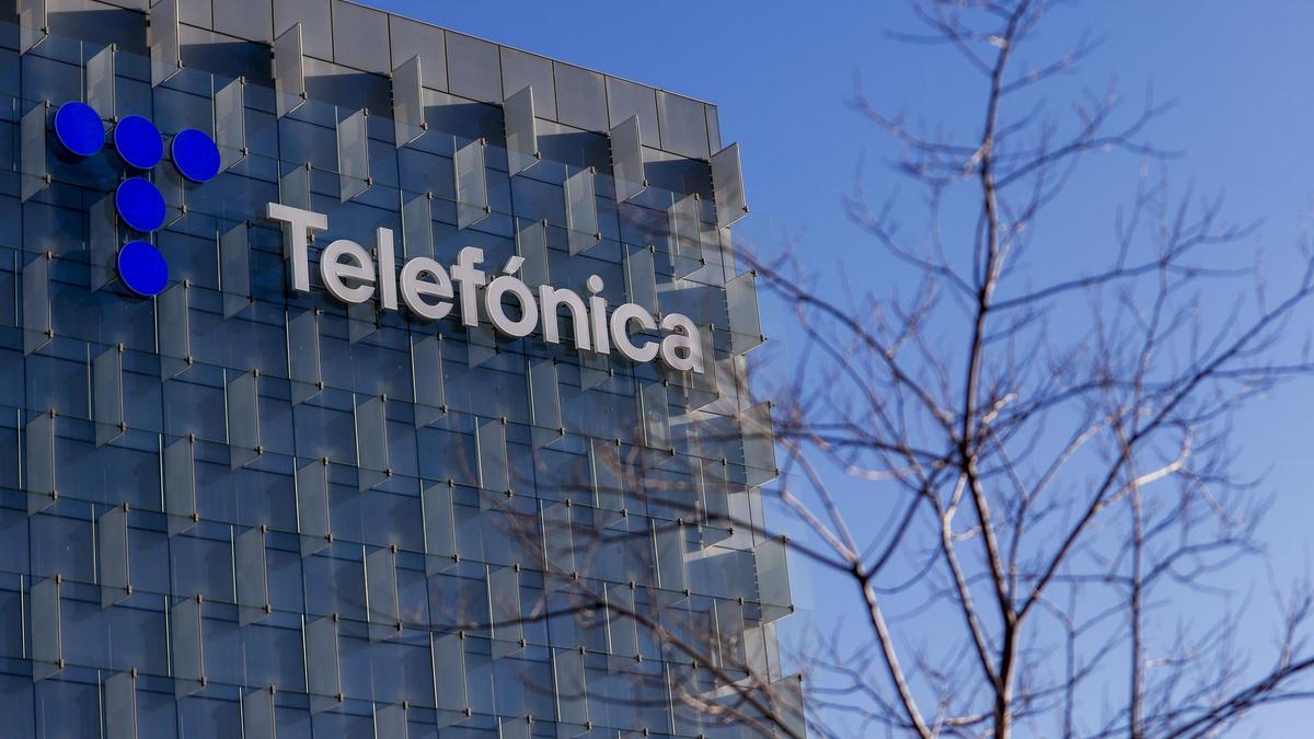 Fachada de la sede de Telefónica en Madrid