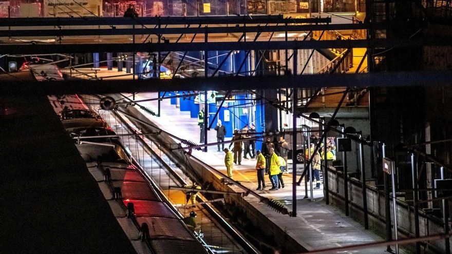 El hombre muerto carbonizado y su compañero herido en la estación de Lleida ya habían intentado colarse dos veces en trenes