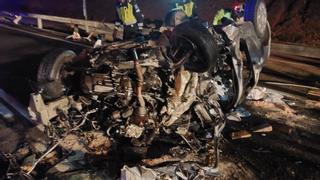 Tres heridos en un accidente frontal entre dos coches en la carretera entre Santa Gertrudis y Sant Miquel