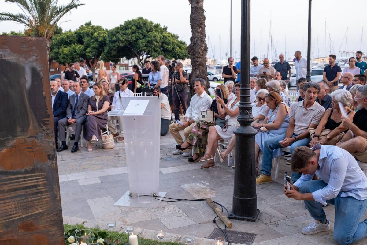 Prohens homenajea a las víctimas de los bombardeos republicanos sobre Palma en un acto sin Memòria de Mallorca