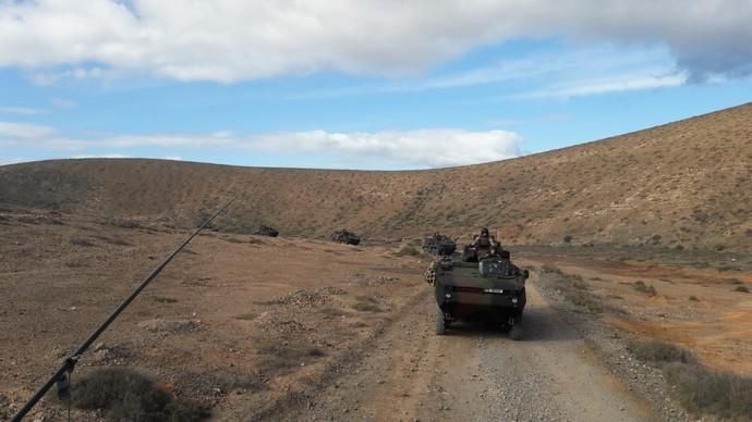 Ejercicios de adiestramiento terrestre en los campos militares de La Isleta y Pájara