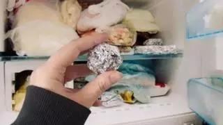 Dos bolas de alumninio al congelador: el sencillo truco que utiliza cada vez más gente