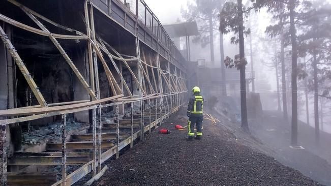 Imágenes del Parador tras el incendio.