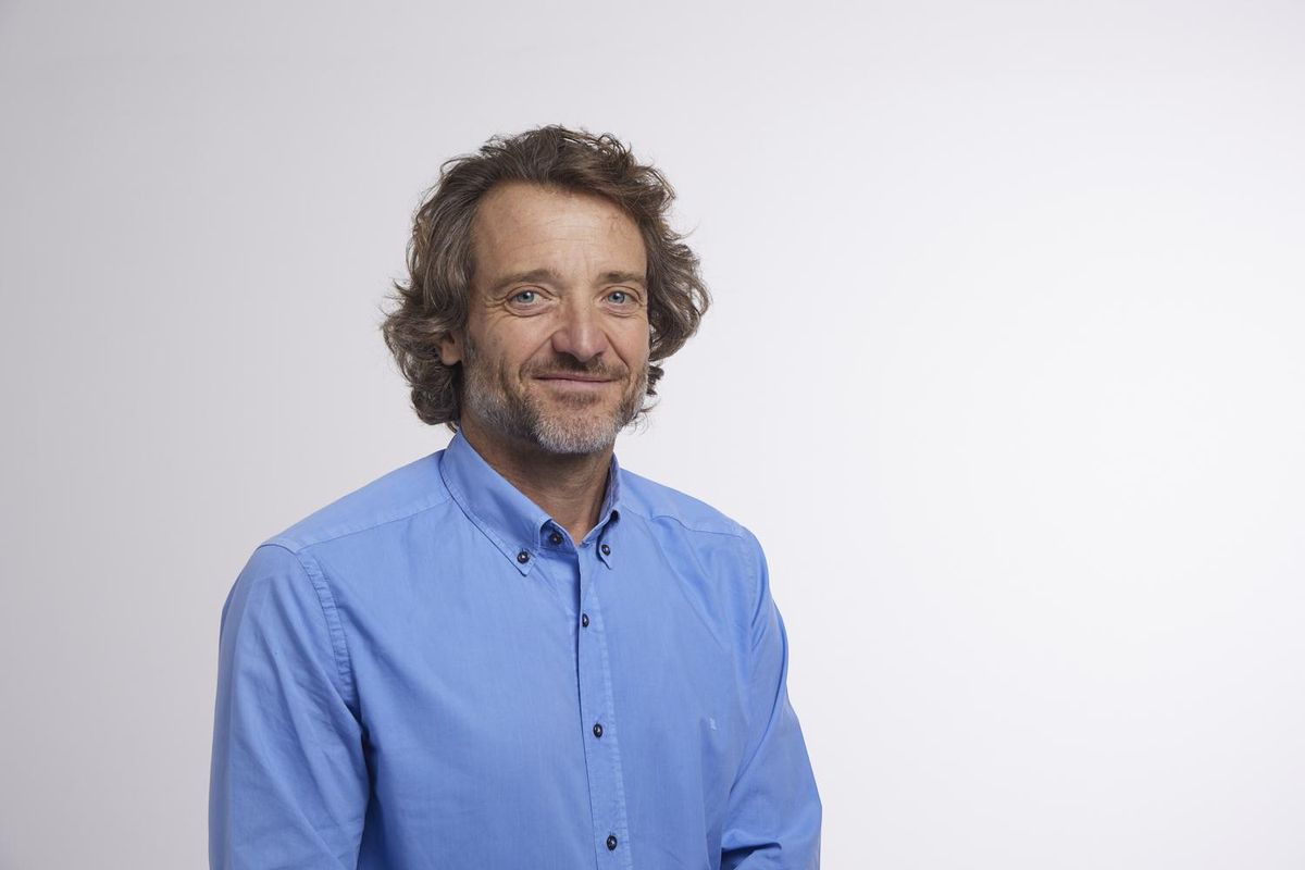El doctor Javier Albares, especialista es patologías del sueño y autor de 'La ciencia del buen dormir' y 'Generación Zombi'