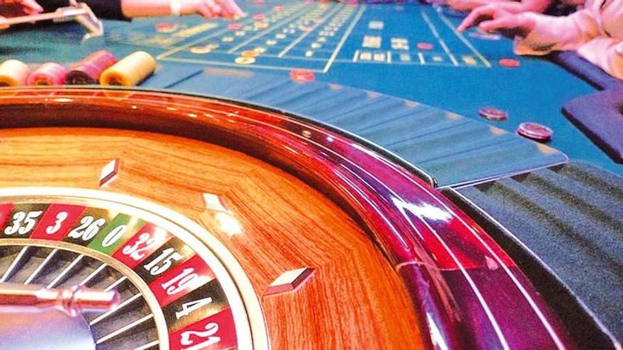 APOSTAR Y GANAR O PERDER. La ruleta es uno de los juegos más demandados en los casinos, donde los jóvenes se juegan su dinero