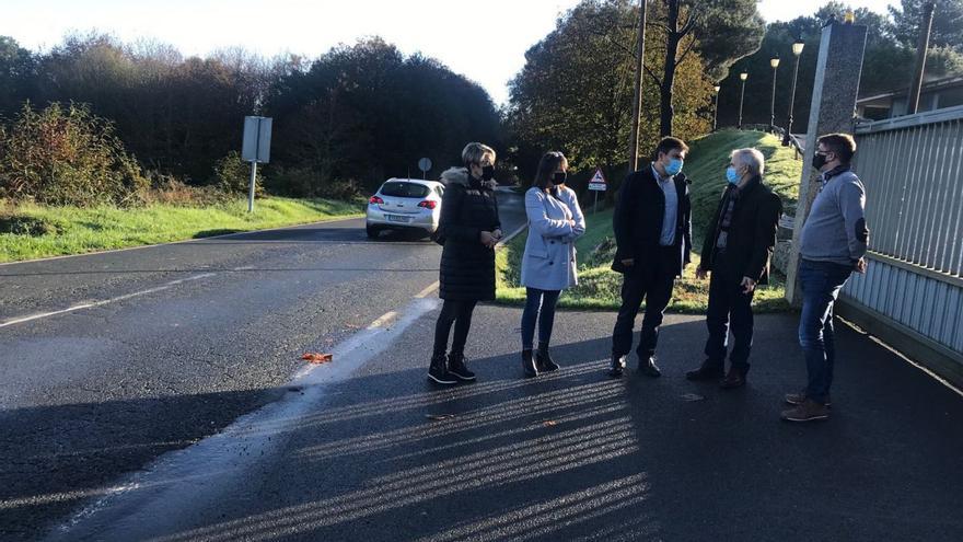 Gregorio Agís visitó la carretera acompañado por Luis Taboada.