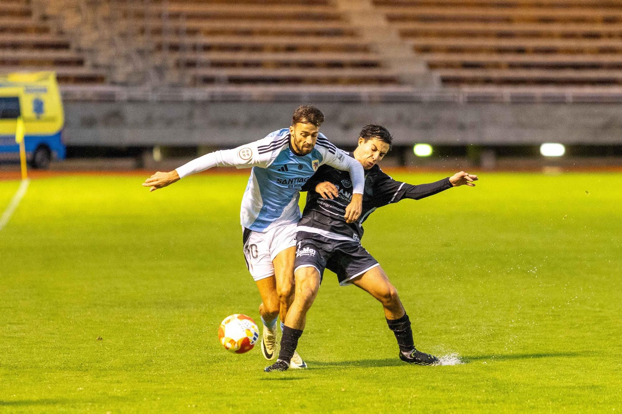 Agónico triunfo del Compostela ante el Noya