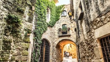 Ni Tossa de Mar, Ni Besalú: este es el pueblo medieval que todo el mundo debería visitar en Cataluña