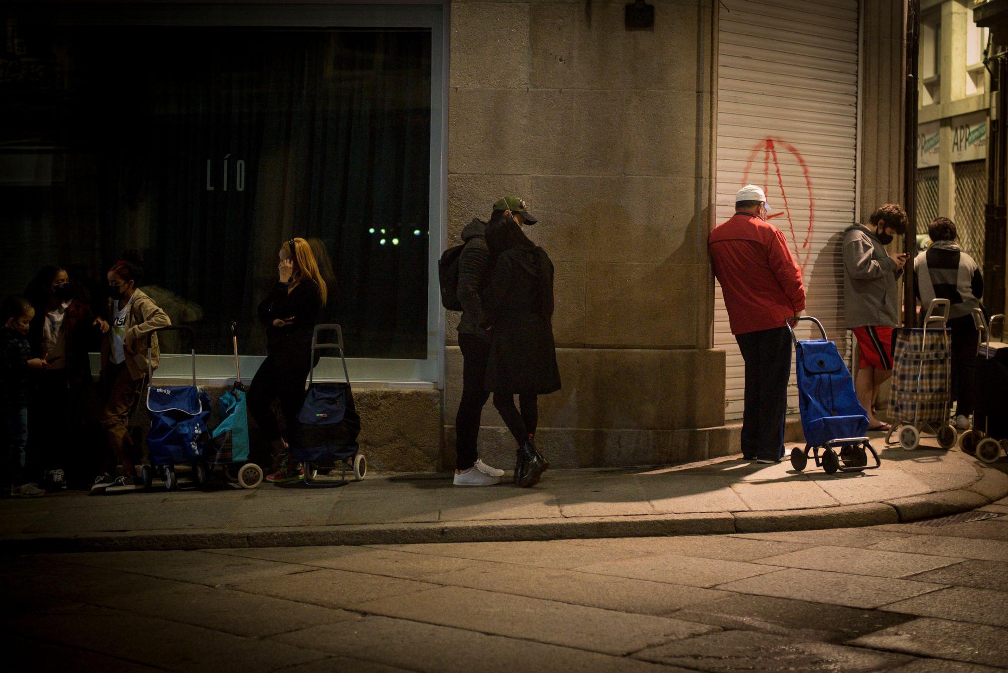 Las colas del hambre, también en Ourense