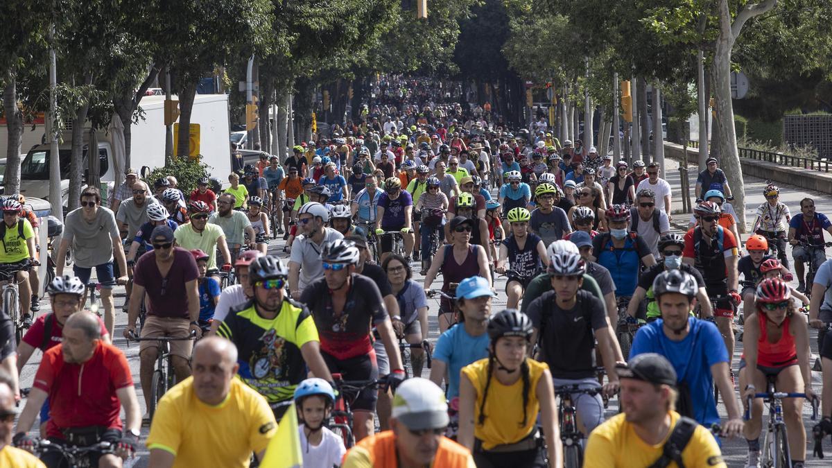 La fiesta de la bicicleta regresa a las calles de Barcelona con la Bicicletada.