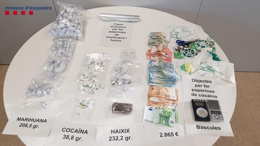 Cinc detinguts en un operatiu antidroga en pisos de Llançà