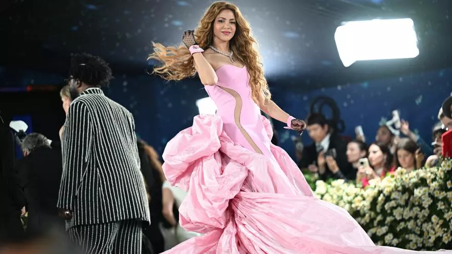 Shakira es la gran criticada de la Gala MET 2025 por saltarse las normas